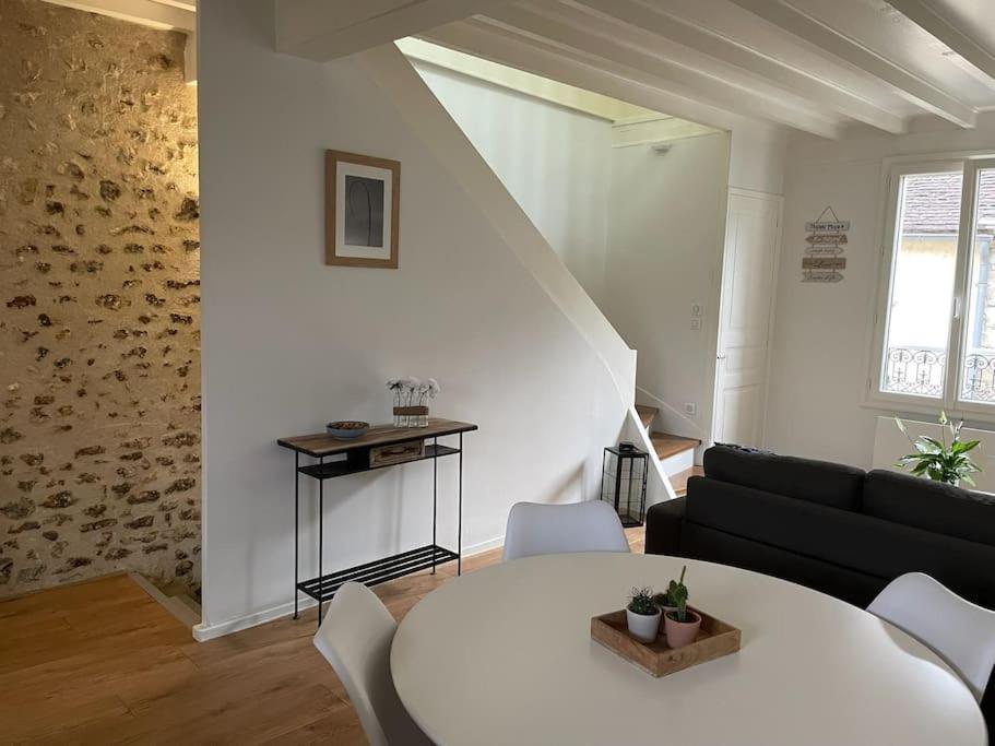 Tiny Paradise - 2 Bedrooms Apartment Montigny-sur-Loing Buitenkant foto